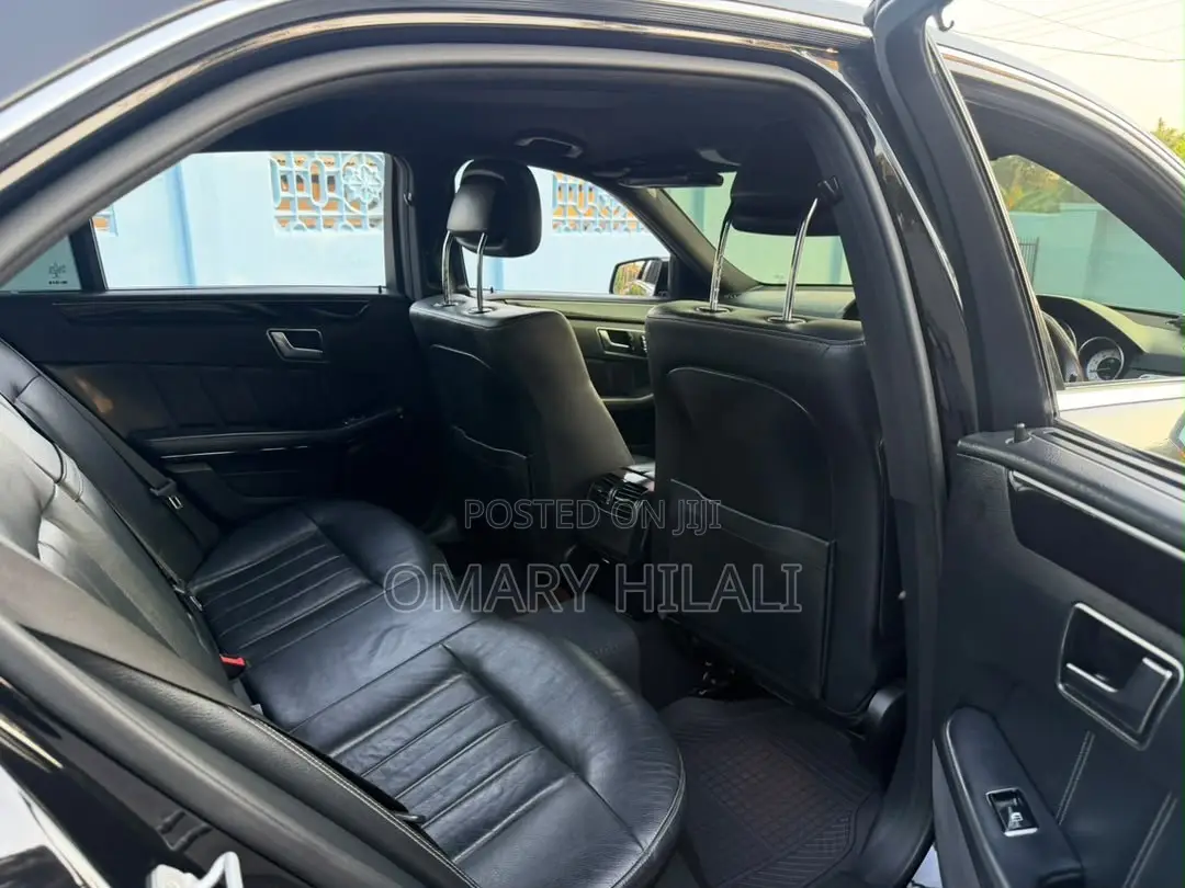 Mercedes-Benz E200 2014 Black