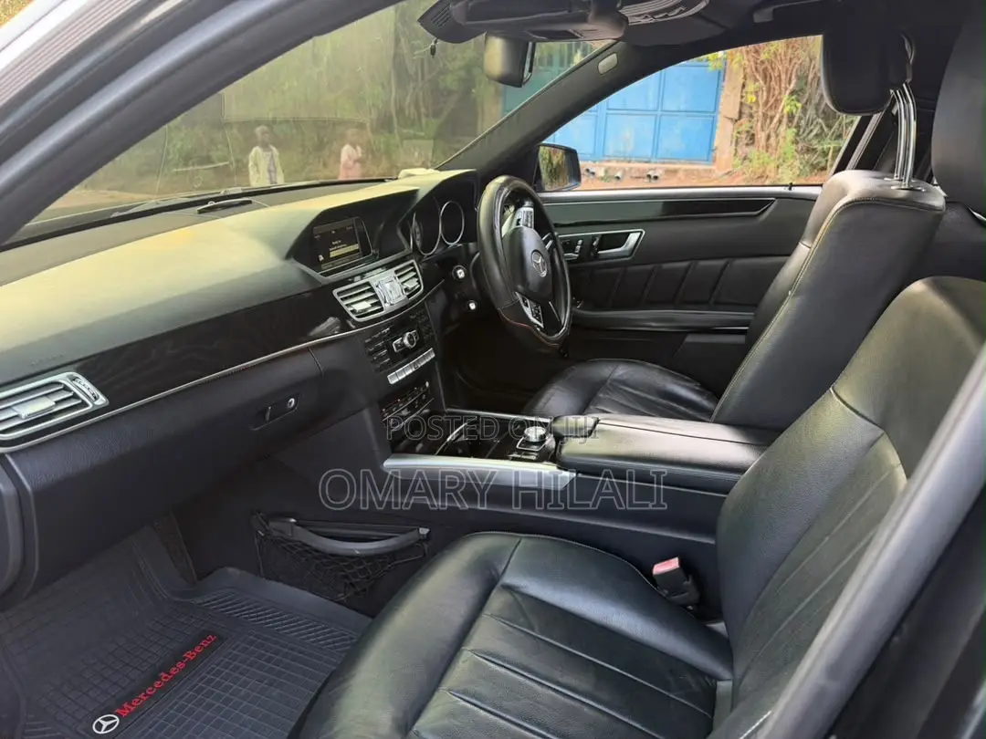 Mercedes-Benz E200 2014 Black