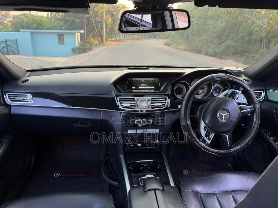 Mercedes-Benz E200 2014 Black