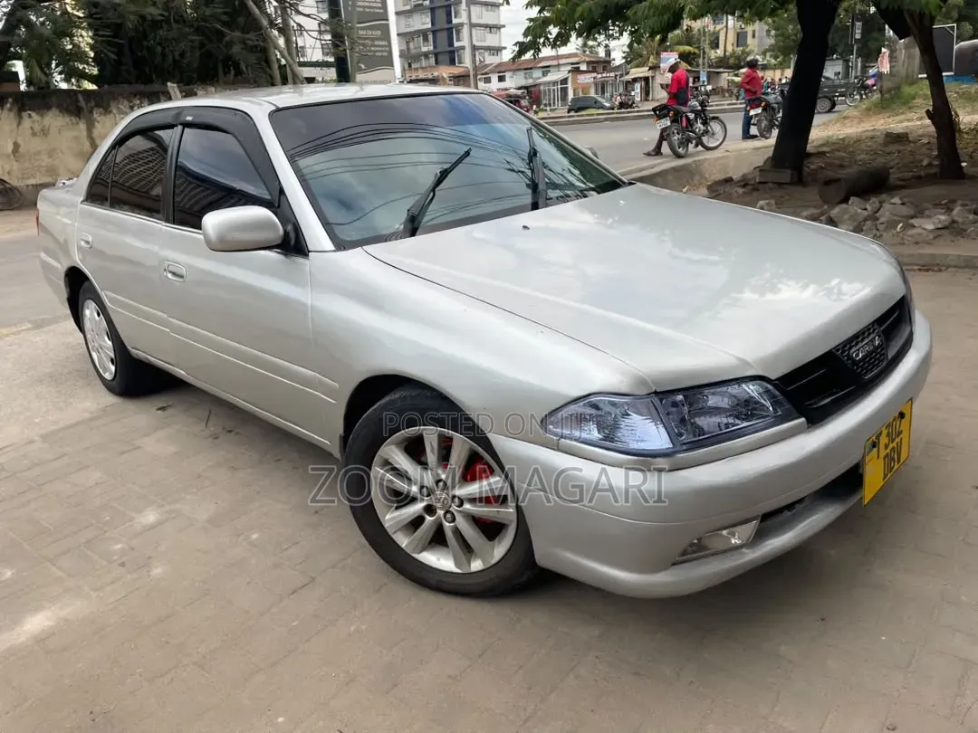 Toyota Carina 2000 Silver