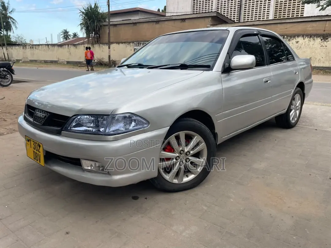 Toyota Carina 2000 Silver