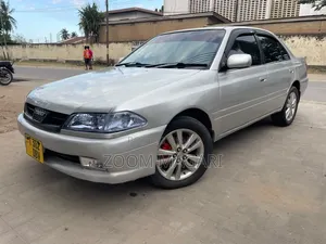 Toyota Carina 2000 Silver