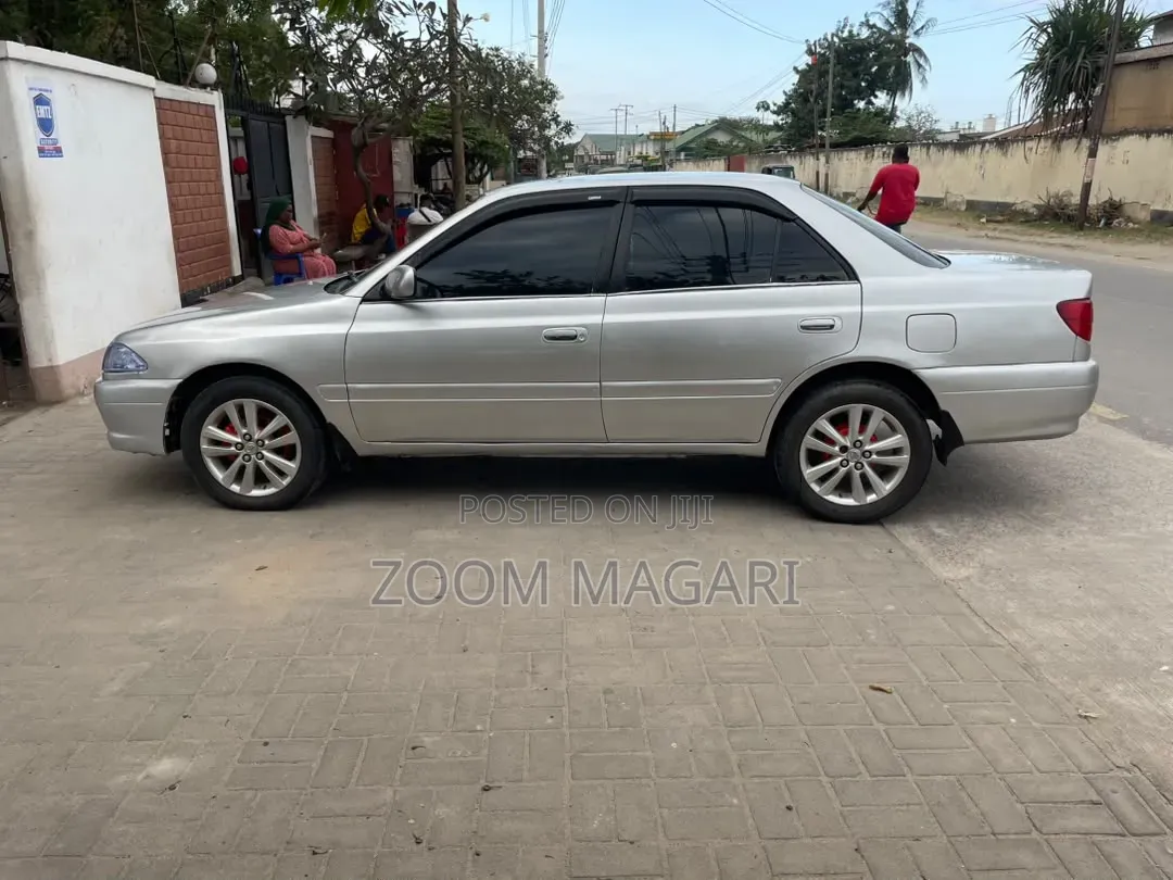 Toyota Carina 2000 Silver