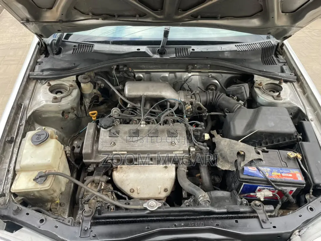 Toyota Carina 2000 Silver