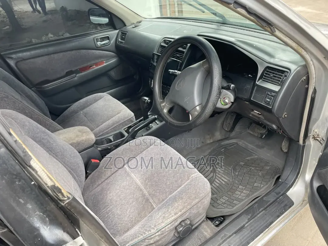 Toyota Carina 2000 Silver