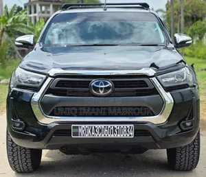 Toyota Hilux 2021 Black