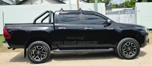 Toyota Hilux 2021 Black