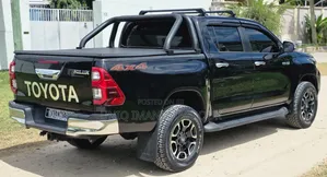 Toyota Hilux 2021 Black