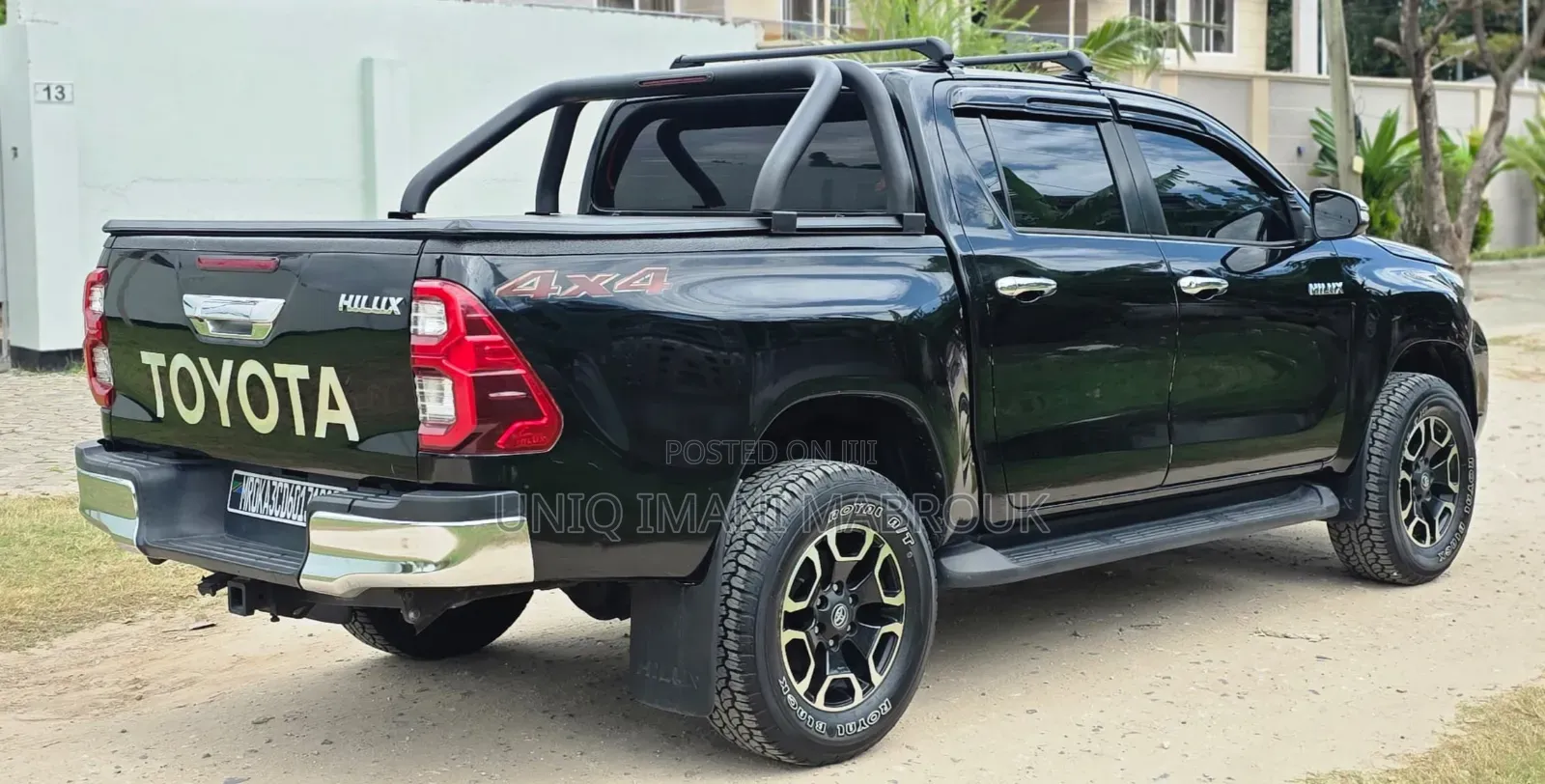 Toyota Hilux 2021 Black