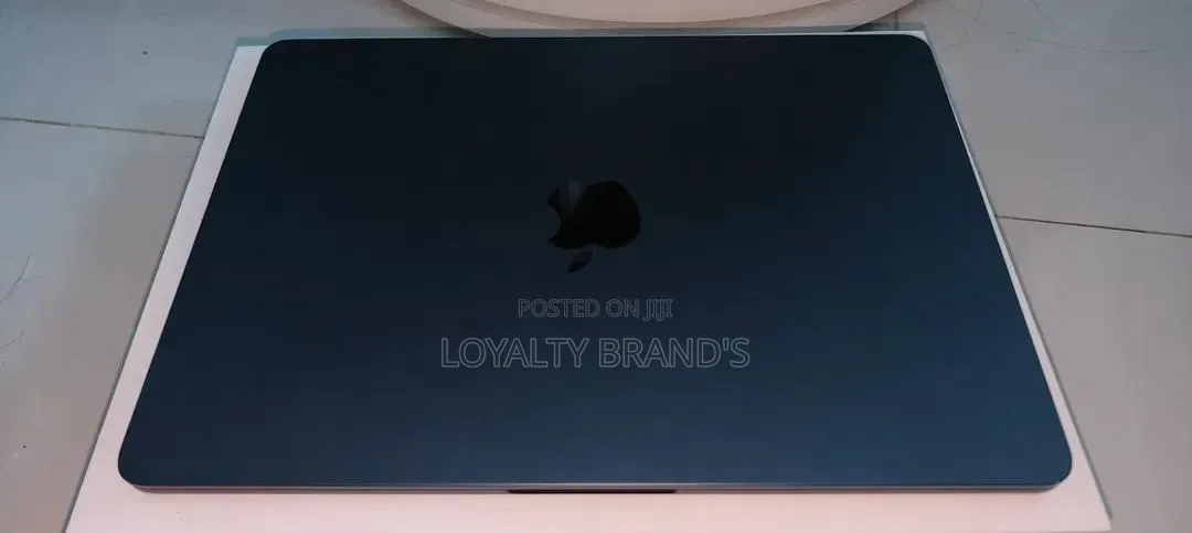 New Laptop Apple MacBook Air 2025 M4 16GB Apple M4 SSD 256GB