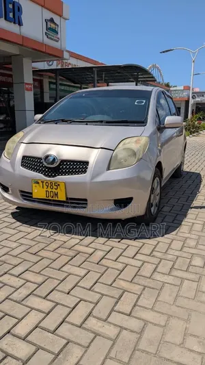 Toyota Vitz 2005 Beige