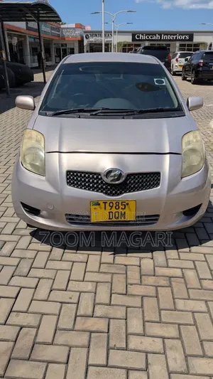 Toyota Vitz 2005 Beige