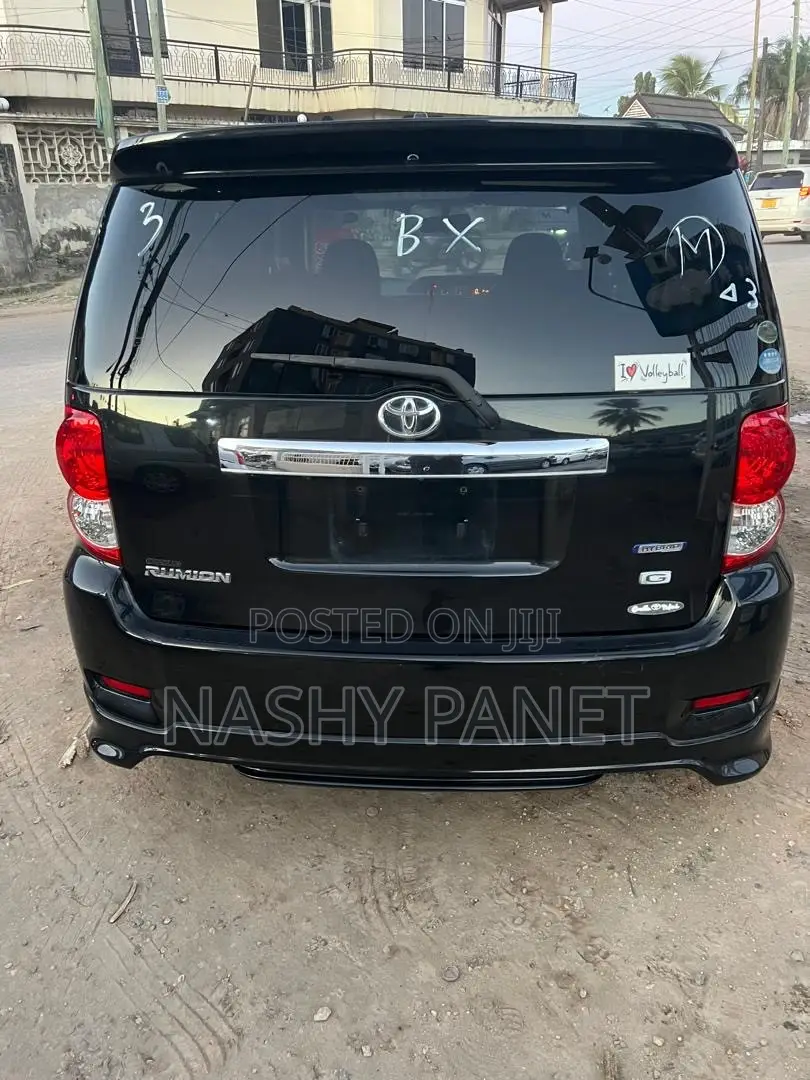 Toyota Corolla Rumion 2009 Black