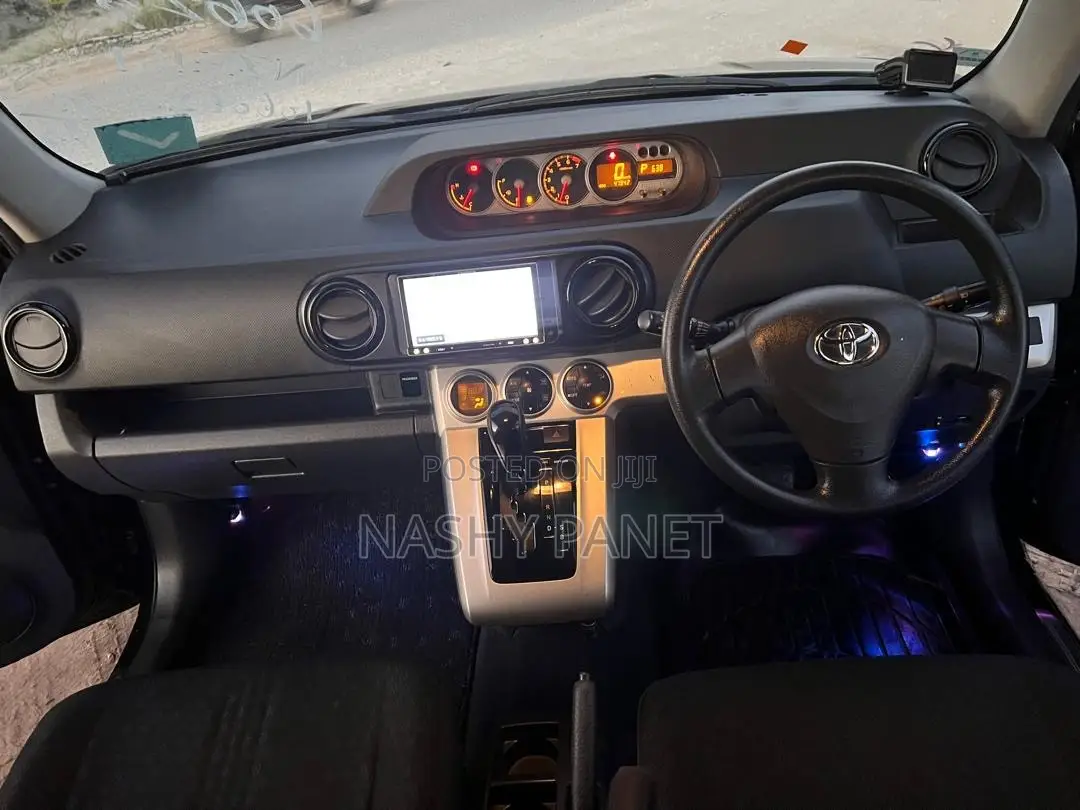 Toyota Corolla Rumion 2009 Black