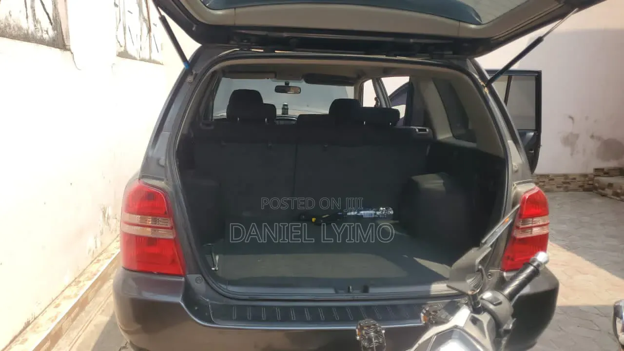 Toyota Kluger 2005 Gray