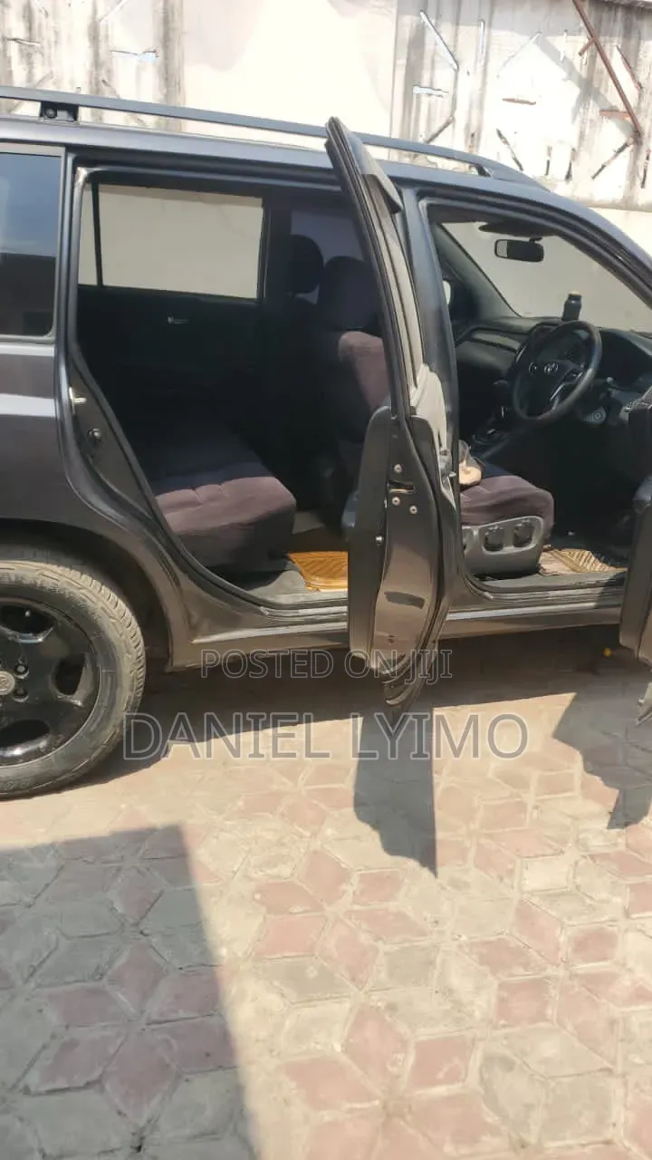 Toyota Kluger 2005 Gray