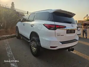 Toyota Fortuner 2.8 D AWD 2017 White