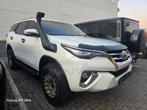 Toyota Fortuner 2.8 D AWD 2017 White