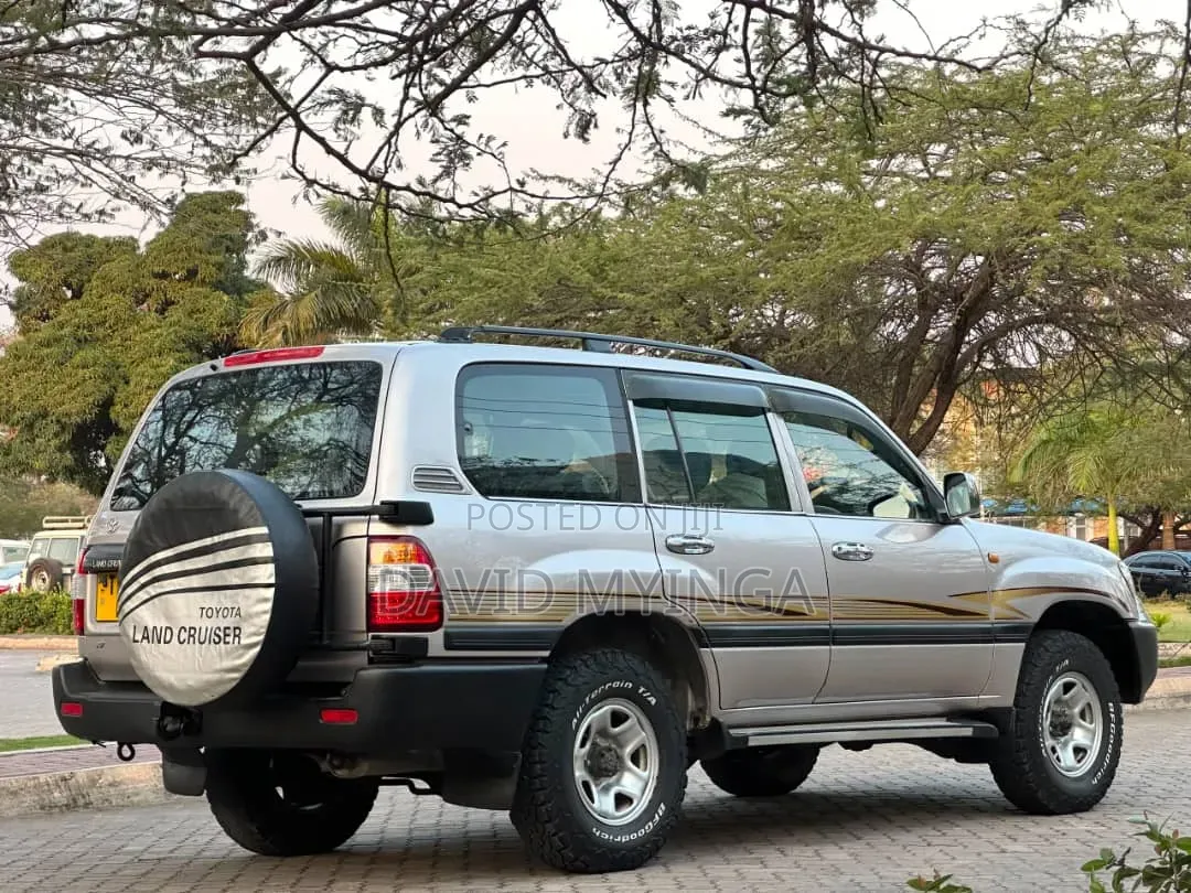Toyota Land Cruiser 2007 Silver