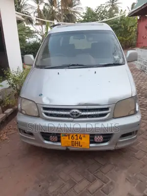 Toyota Noah 2.0 AWD (8 Seater) 2002 Silver