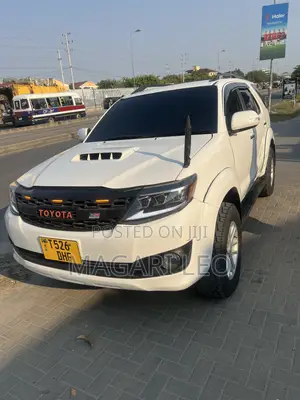 Toyota Fortuner 2.7 AWD 2008 White