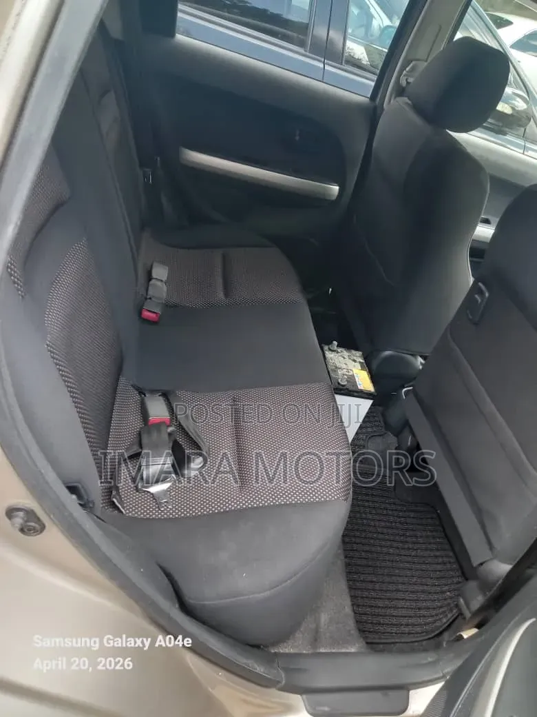 Toyota IST 2004 Silver