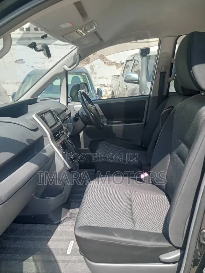Toyota Noah 2008 Black