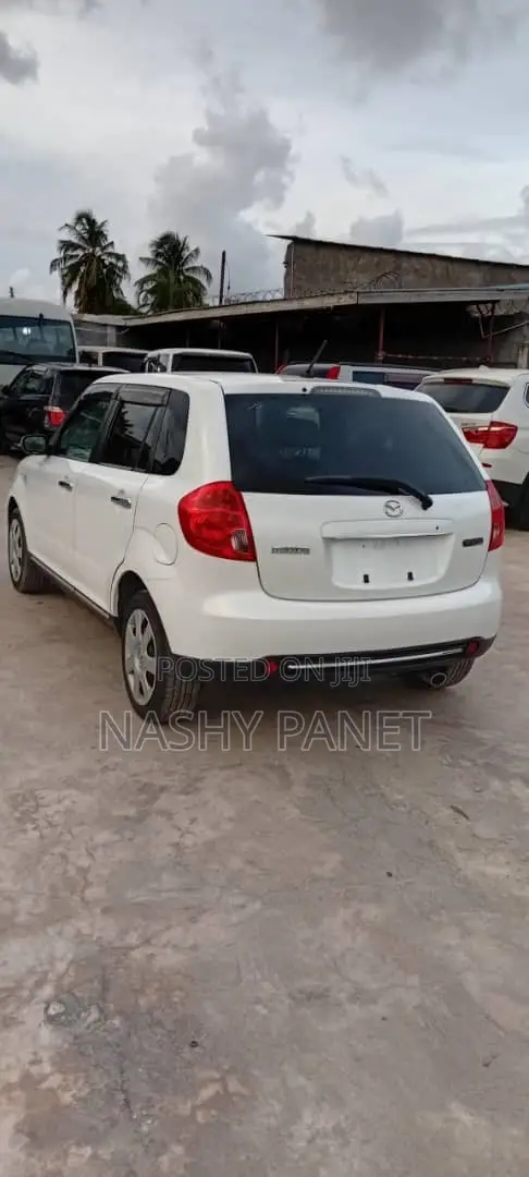 Mazda Verisa 2010 White