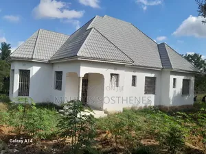 4bdrm House in Robert, Goba for sale