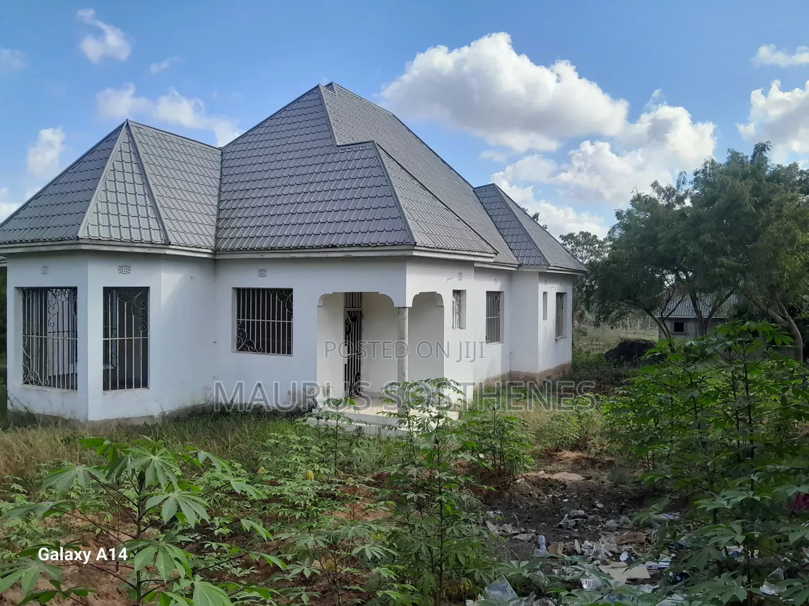 4bdrm House in Robert, Goba for sale