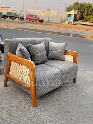 Pata Sofa Nzuri Ya Kisasa