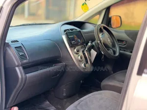 Toyota Ractis 2006 Silver