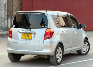 Toyota Ractis 2006 Silver