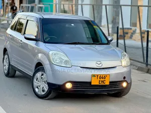 Mazda Verisa 2010 Silver