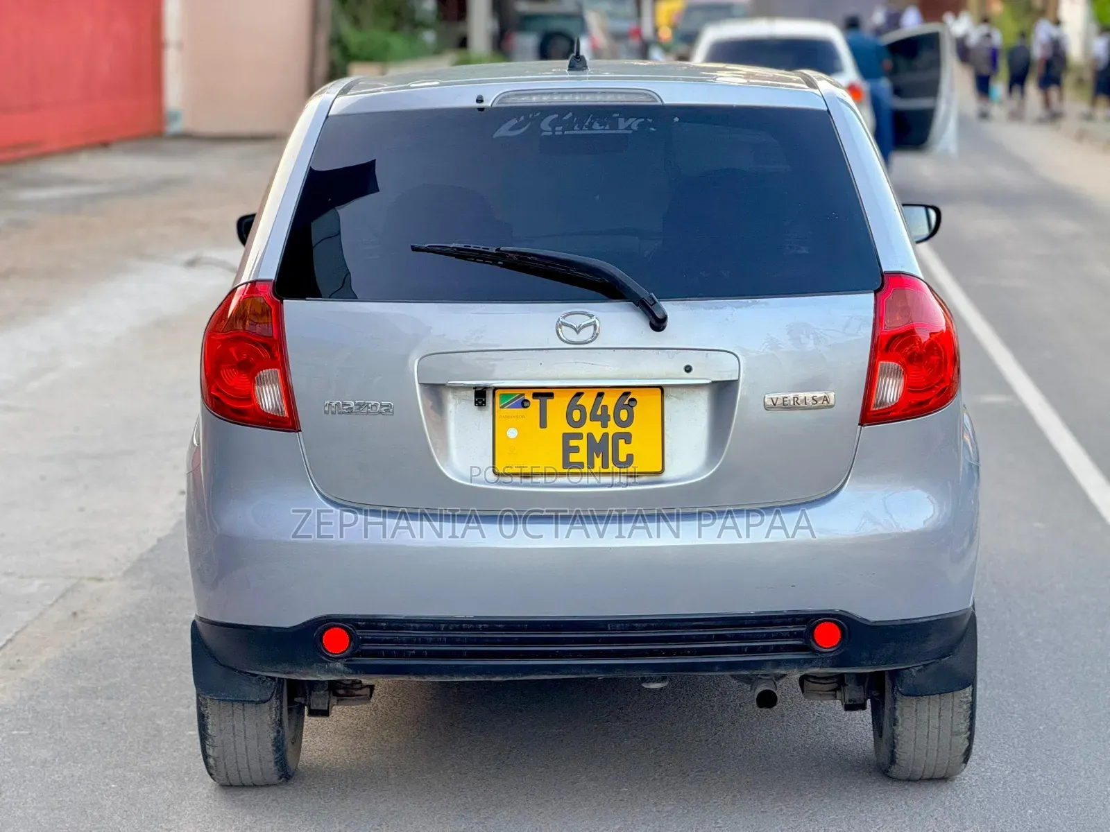 Mazda Verisa 2010 Silver