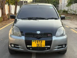 Toyota Vitz 2003 Silver