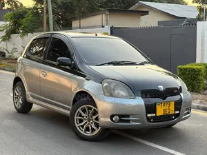 Toyota Vitz 2003 Silver