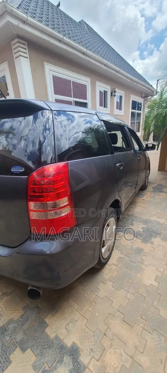Toyota Wish 2012 Gray
