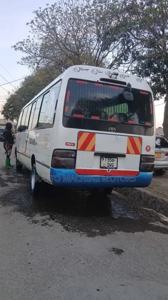 Toyota Coaster 2004