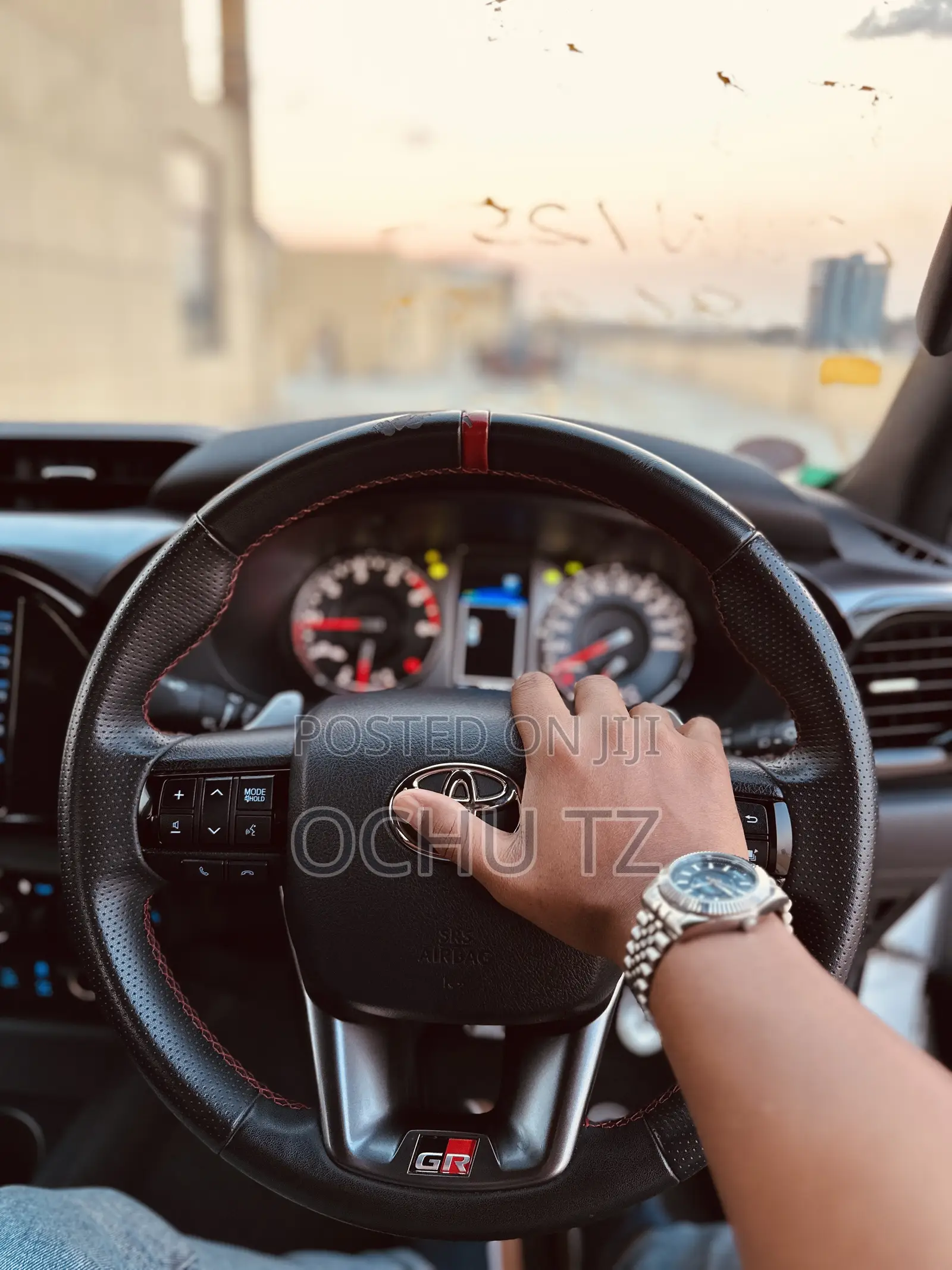 Toyota Hilux 2023 White