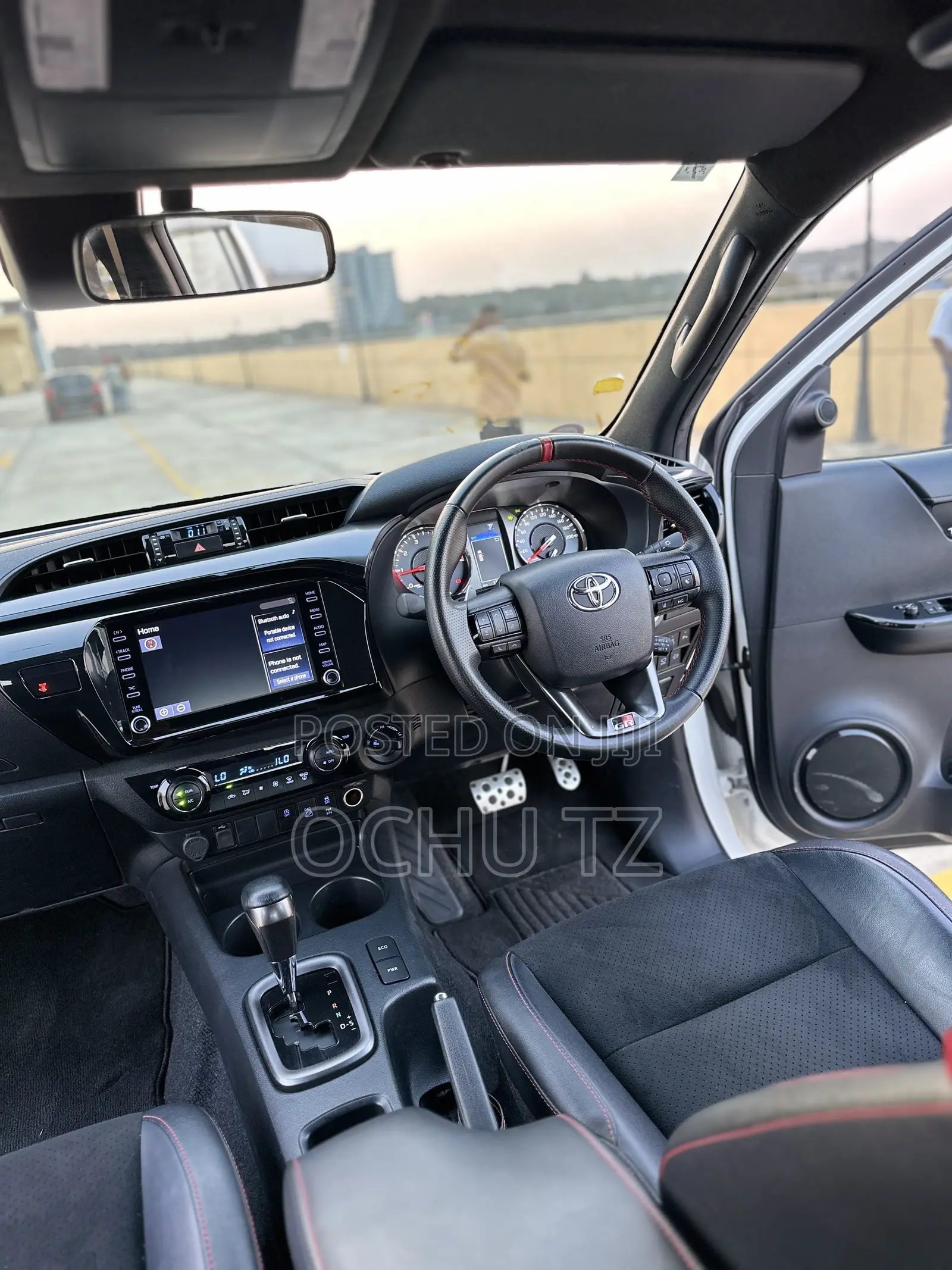 Toyota Hilux 2023 White