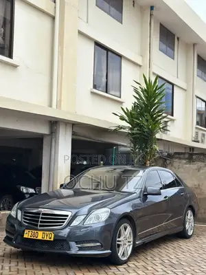 Mercedes-Benz E200 2013 Gray