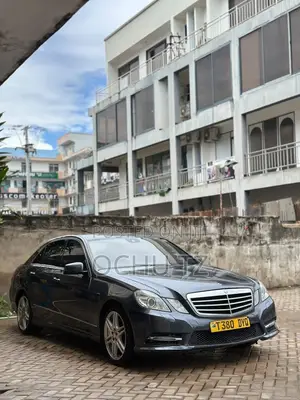 Mercedes-Benz E200 2013 Gray