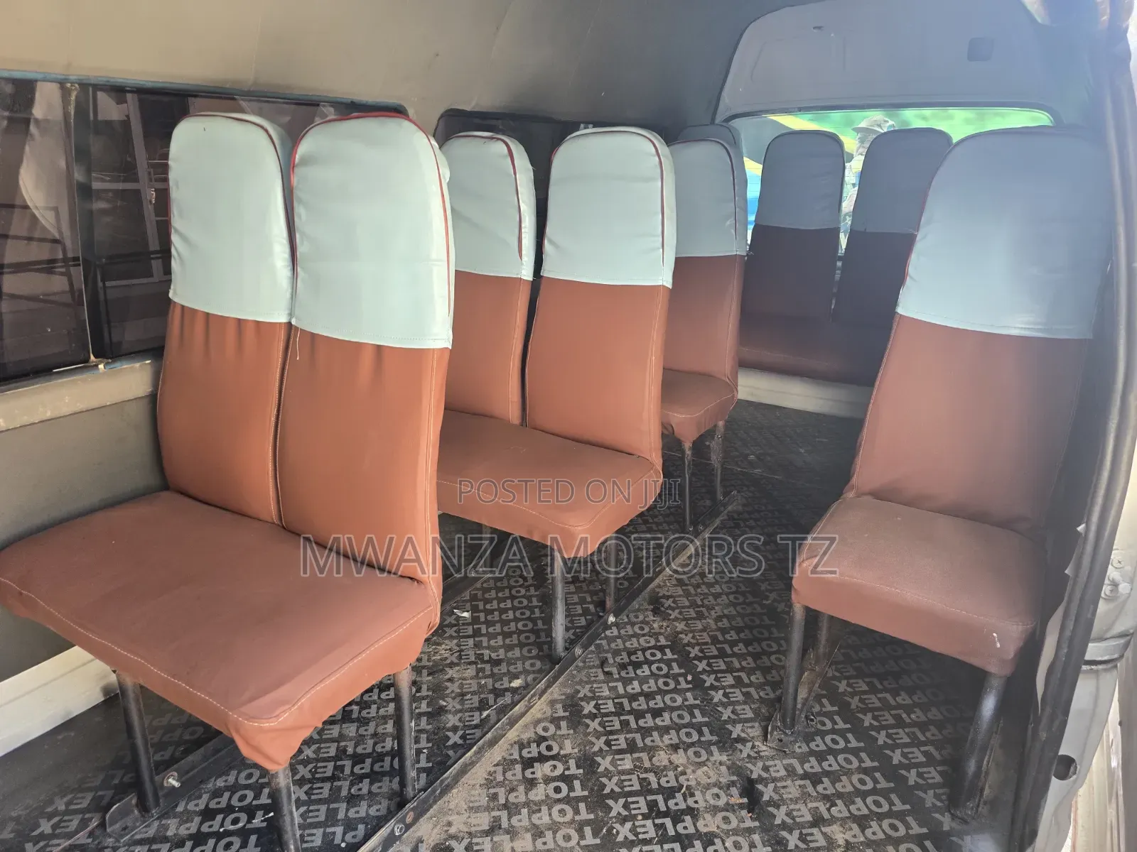 Toyota HiAce 2002 White