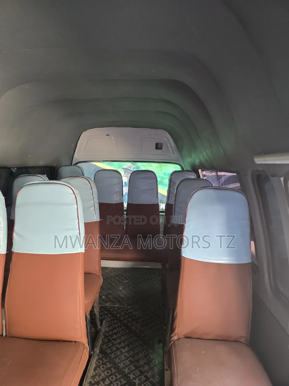 Toyota HiAce 2002 White