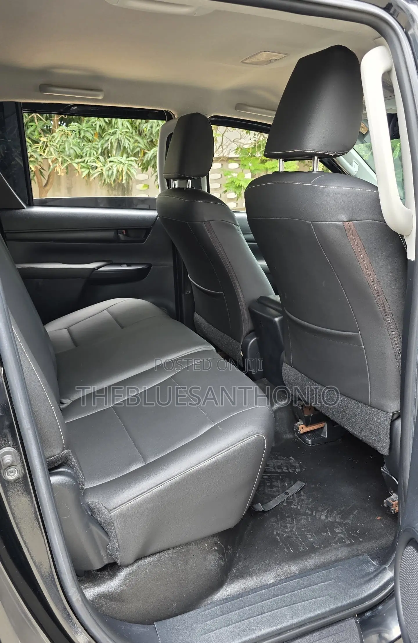 Toyota Hilux 2021 Black