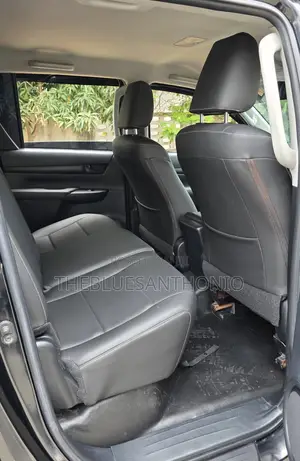 Toyota Hilux 2021 Black