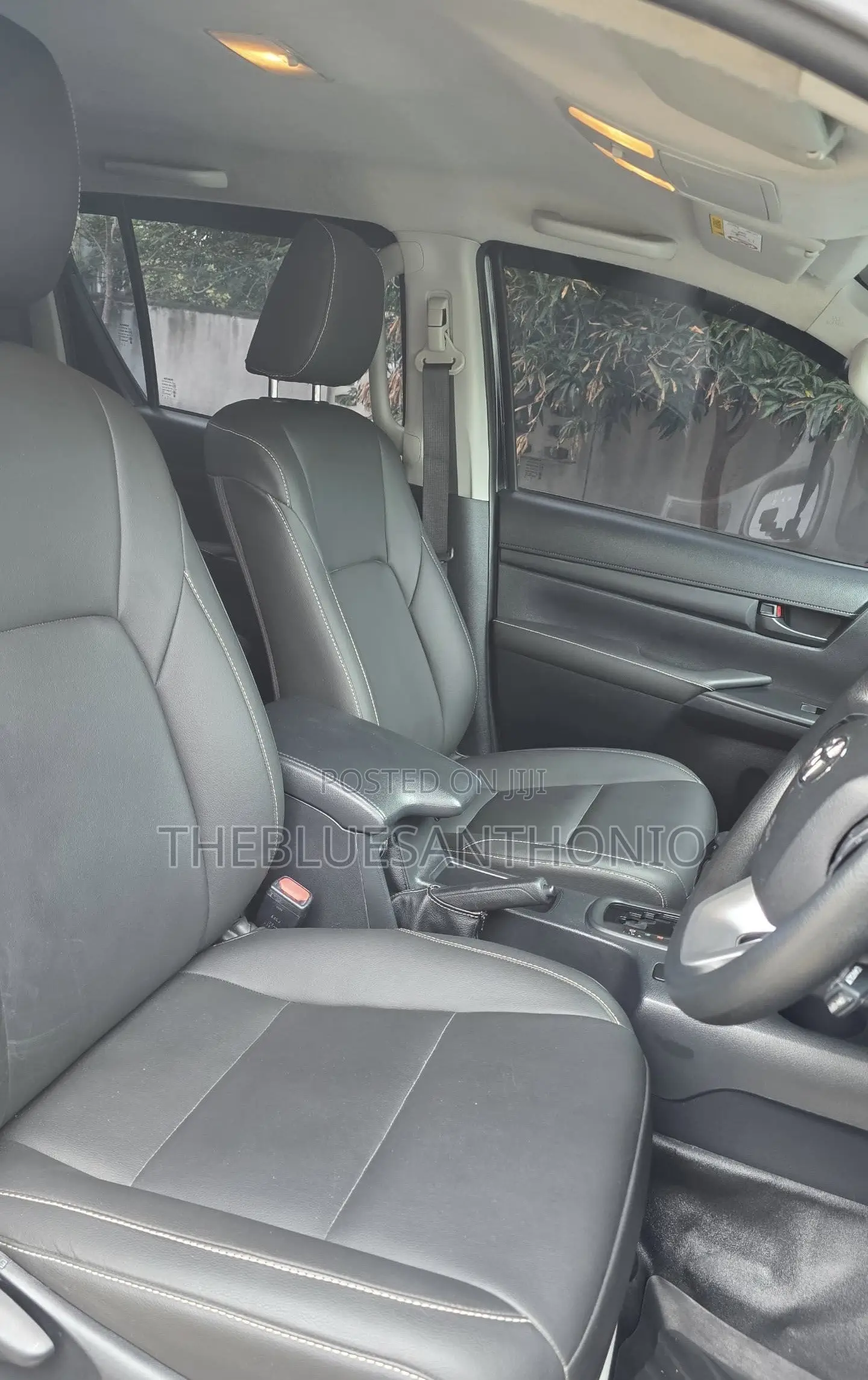 Toyota Hilux 2021 Black