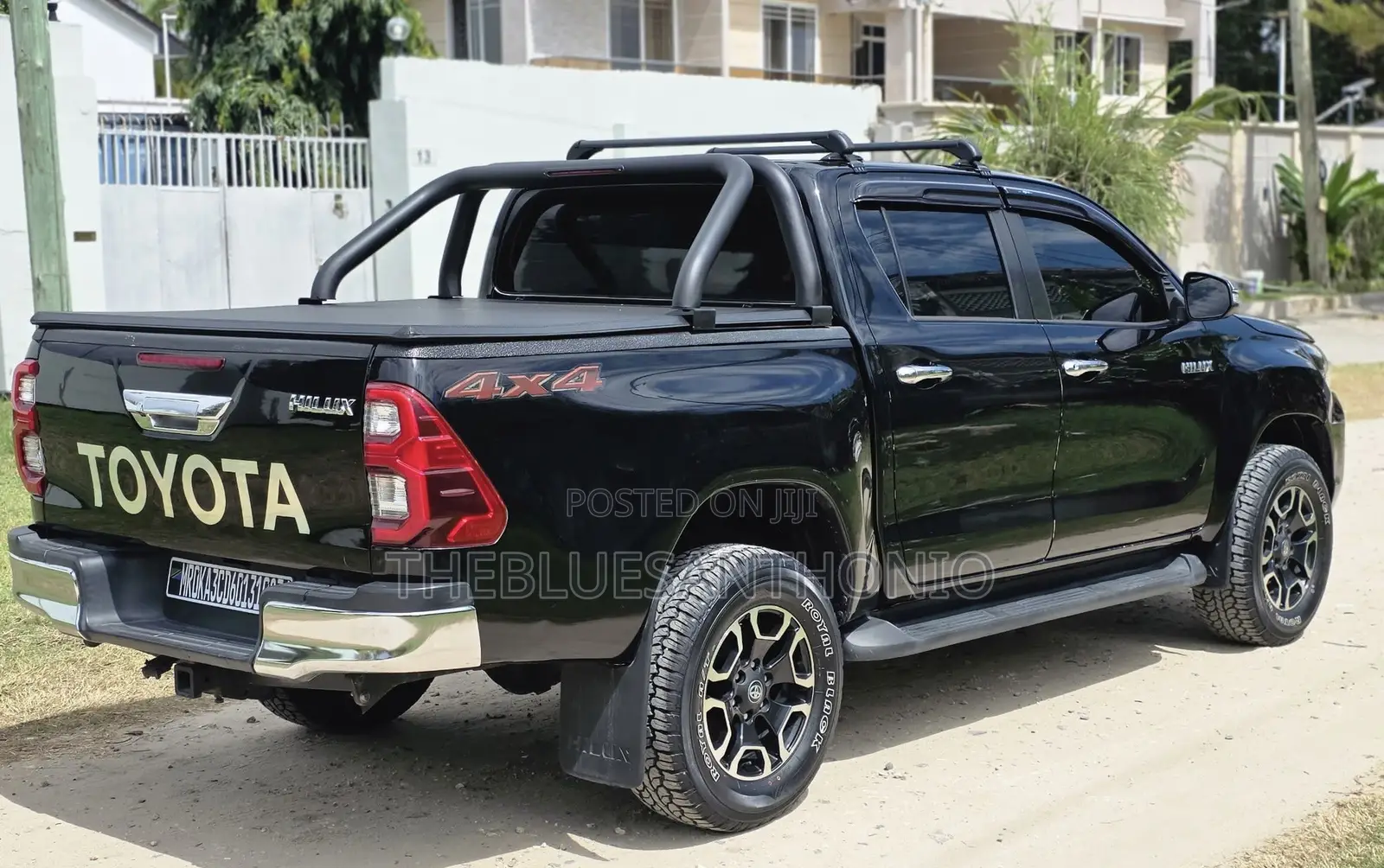 Toyota Hilux 2021 Black