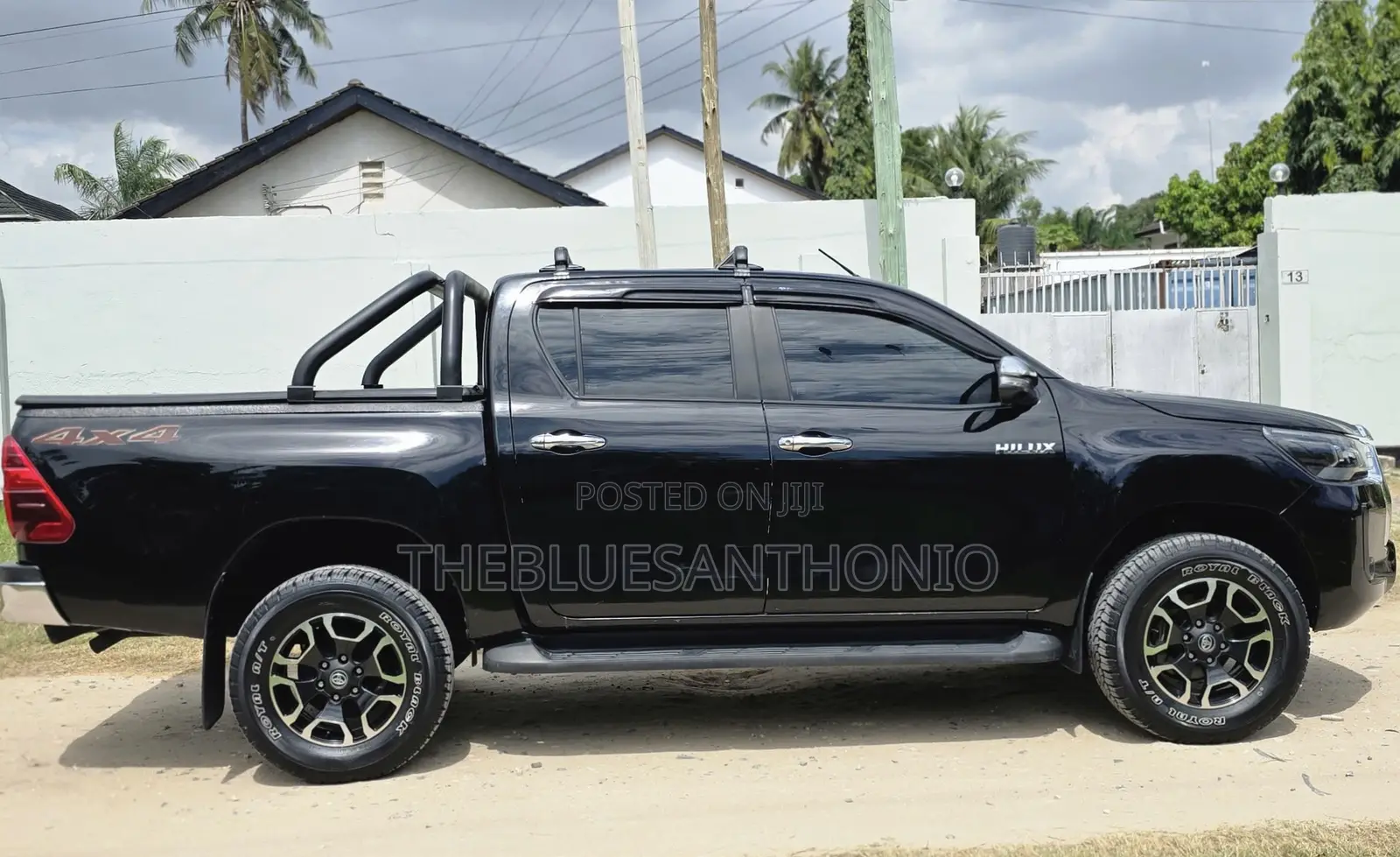 Toyota Hilux 2021 Black